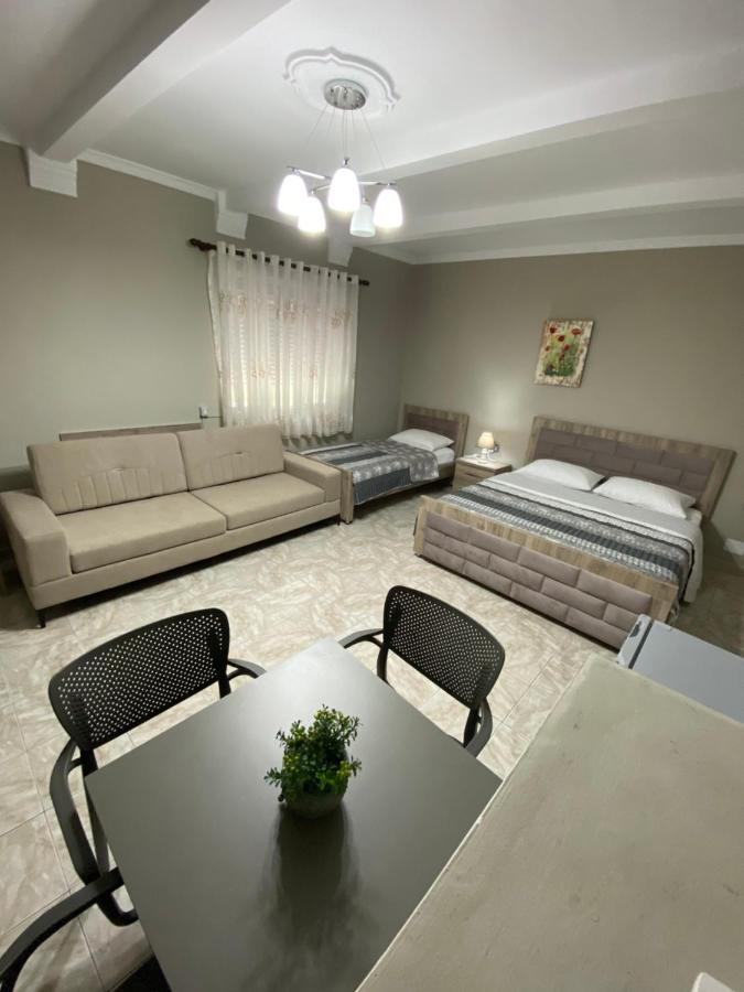 Vila Ajdinaj Berat Exteriör bild