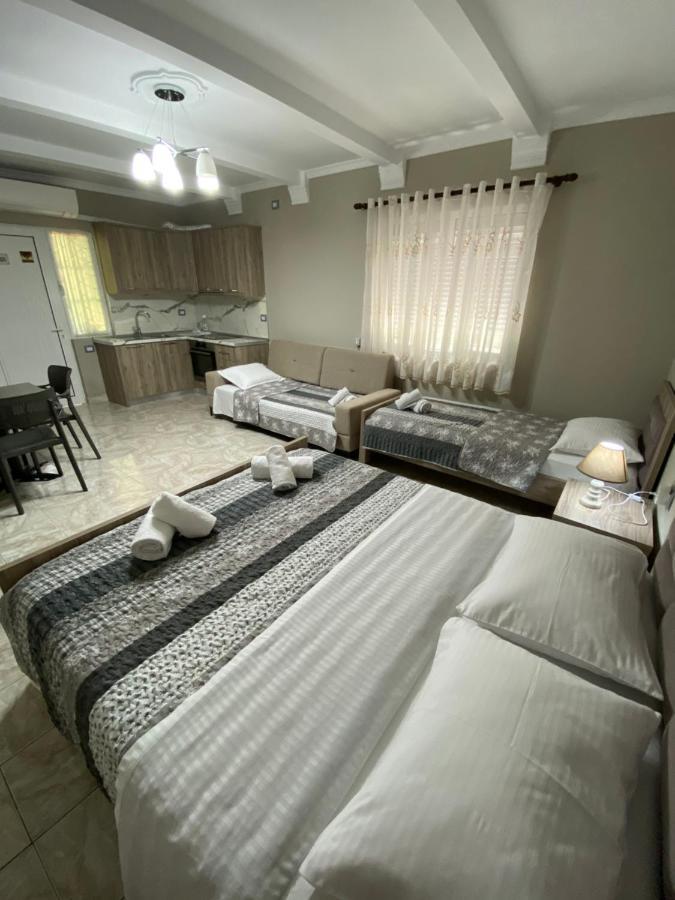 Vila Ajdinaj Berat Exteriör bild