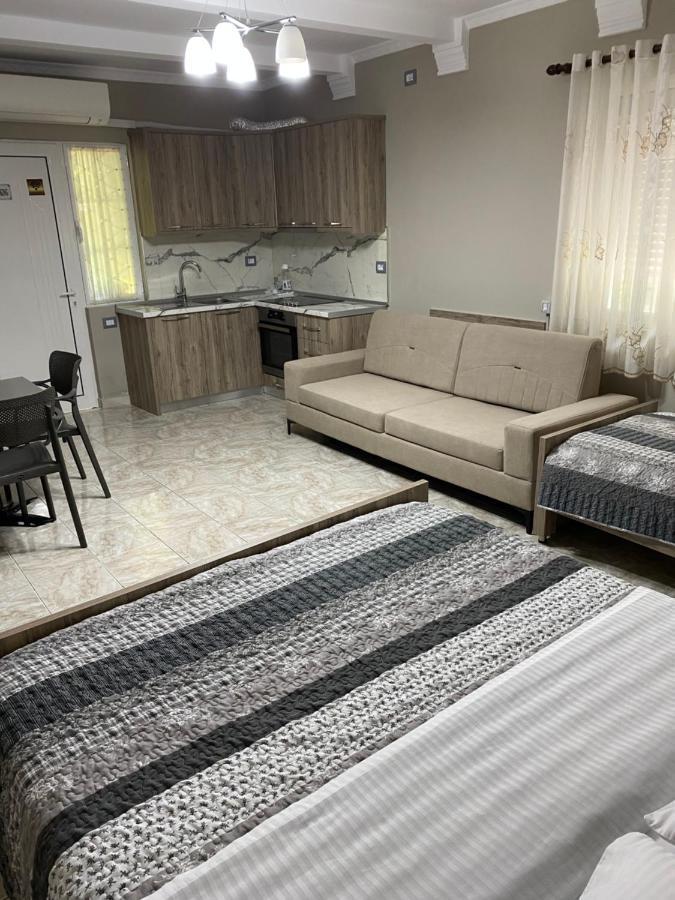 Vila Ajdinaj Berat Exteriör bild