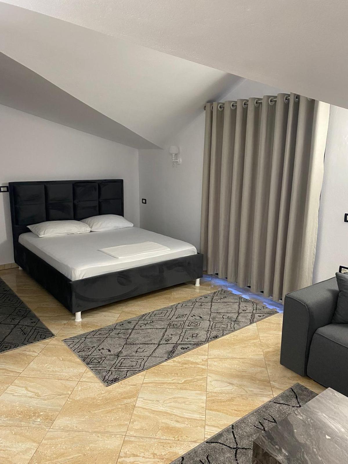 Vila Ajdinaj Berat Exteriör bild