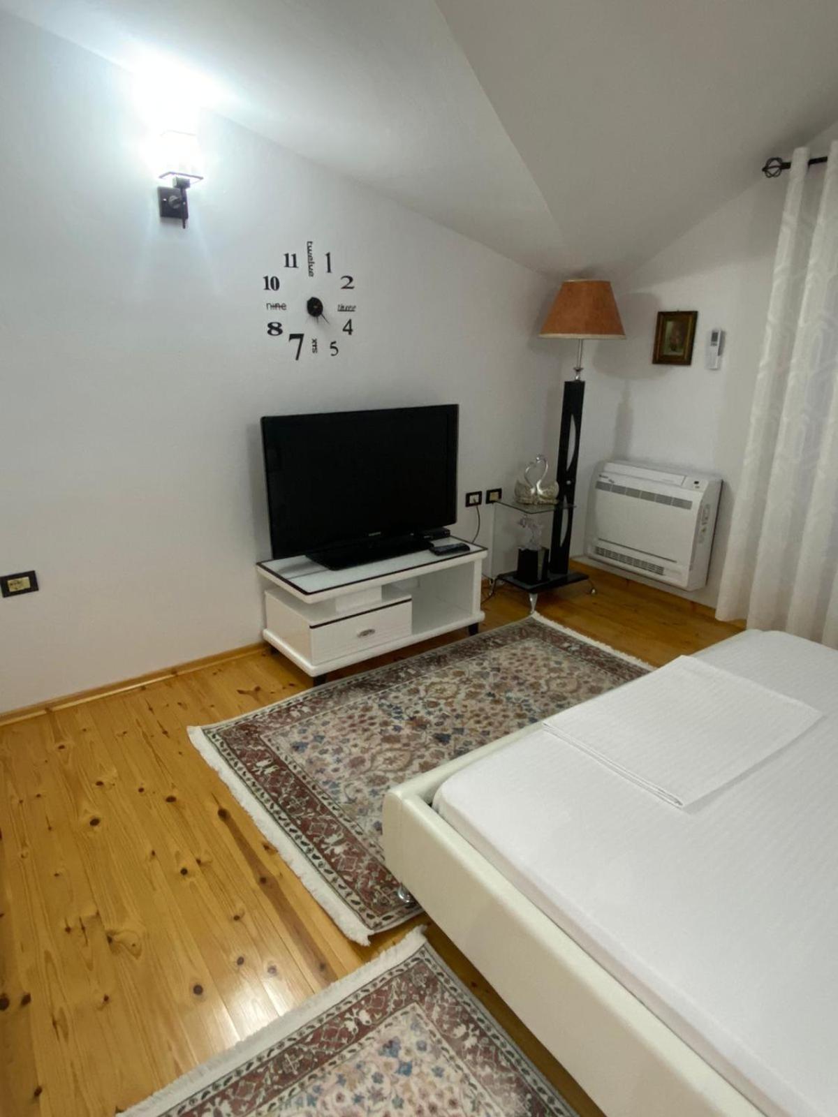Vila Ajdinaj Berat Exteriör bild