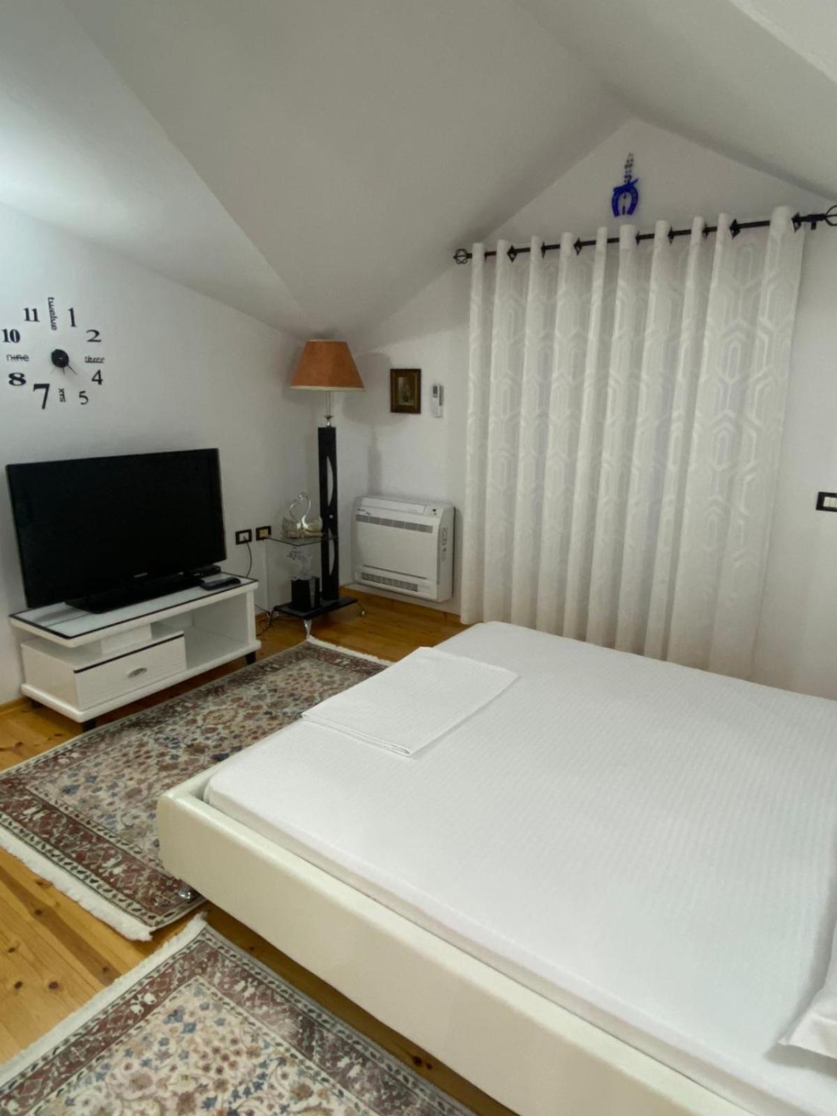 Vila Ajdinaj Berat Exteriör bild