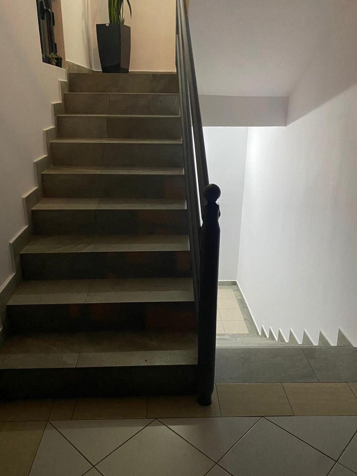 Vila Ajdinaj Berat Exteriör bild